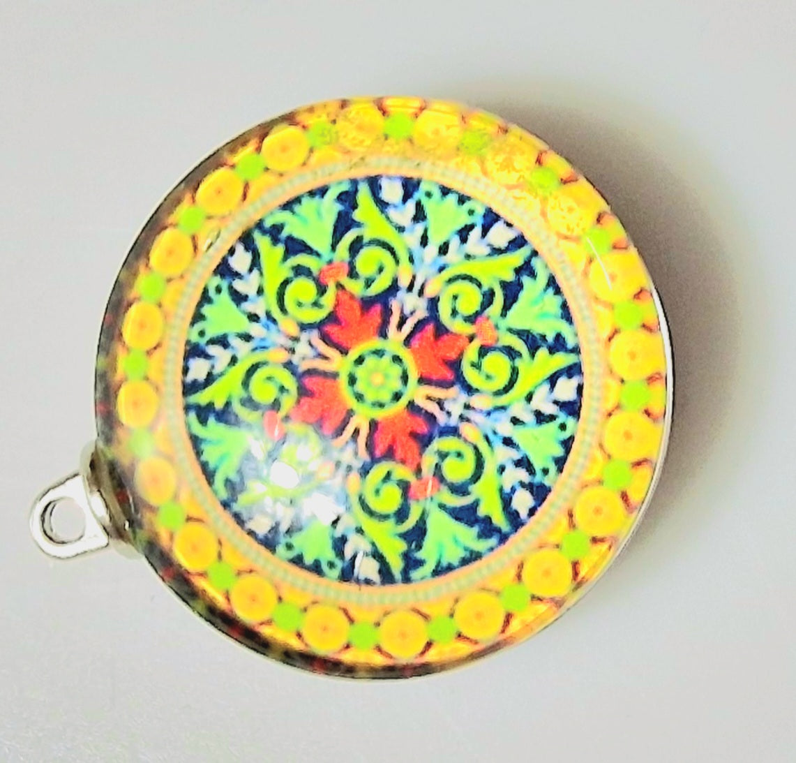 amulett i mönster