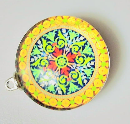 amulett i mönster